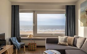 Cosy Studio With Amazing Seaview T67